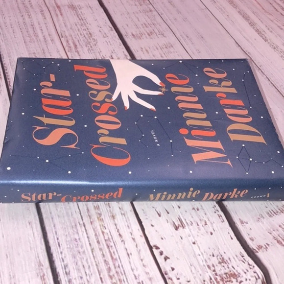 Star Crossed by Minnie Darke hardback book - Picture 9 of 10